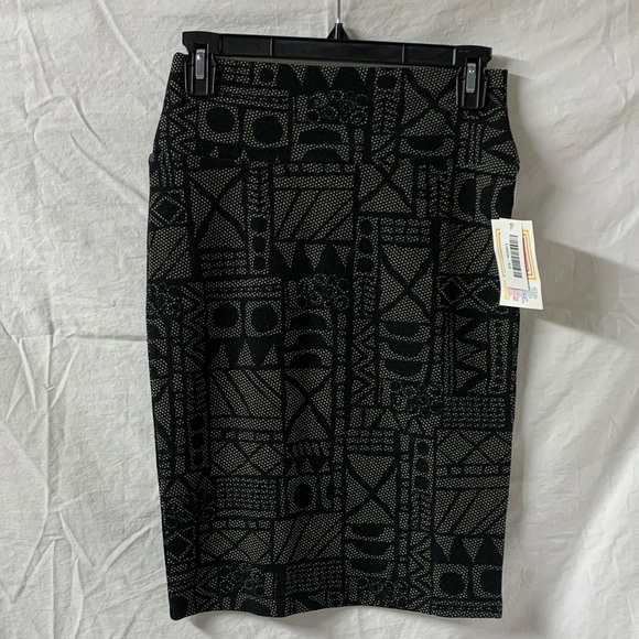 LuLaRoe Cassie skirt - Picture 2 of 4